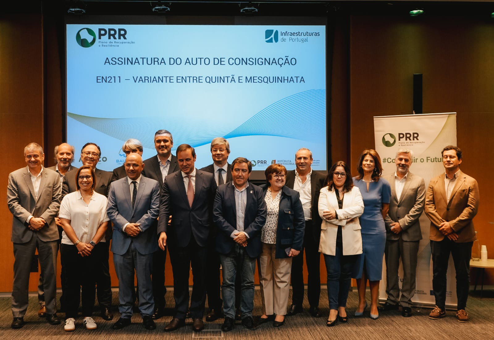 Ceremony for the signing of the contract for the construction of the EN211 bypass between Quintã and Mesquinhata