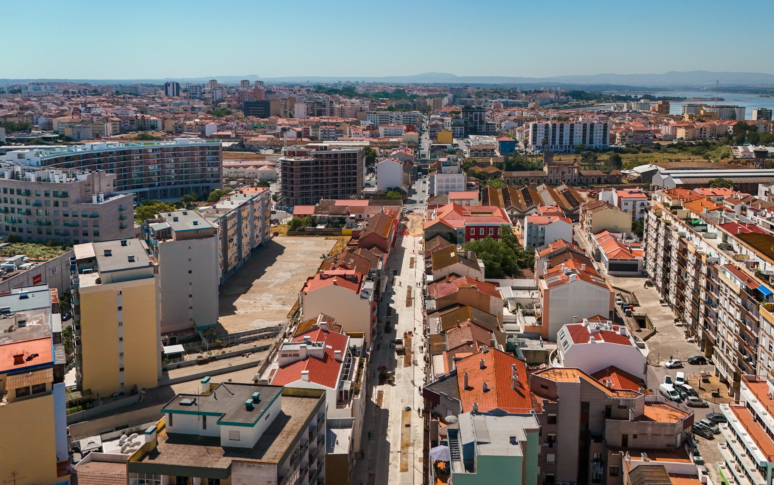 Projeto no Barreiro Velho decorre com sucesso, mantendo o comércio local em funcionamento 4