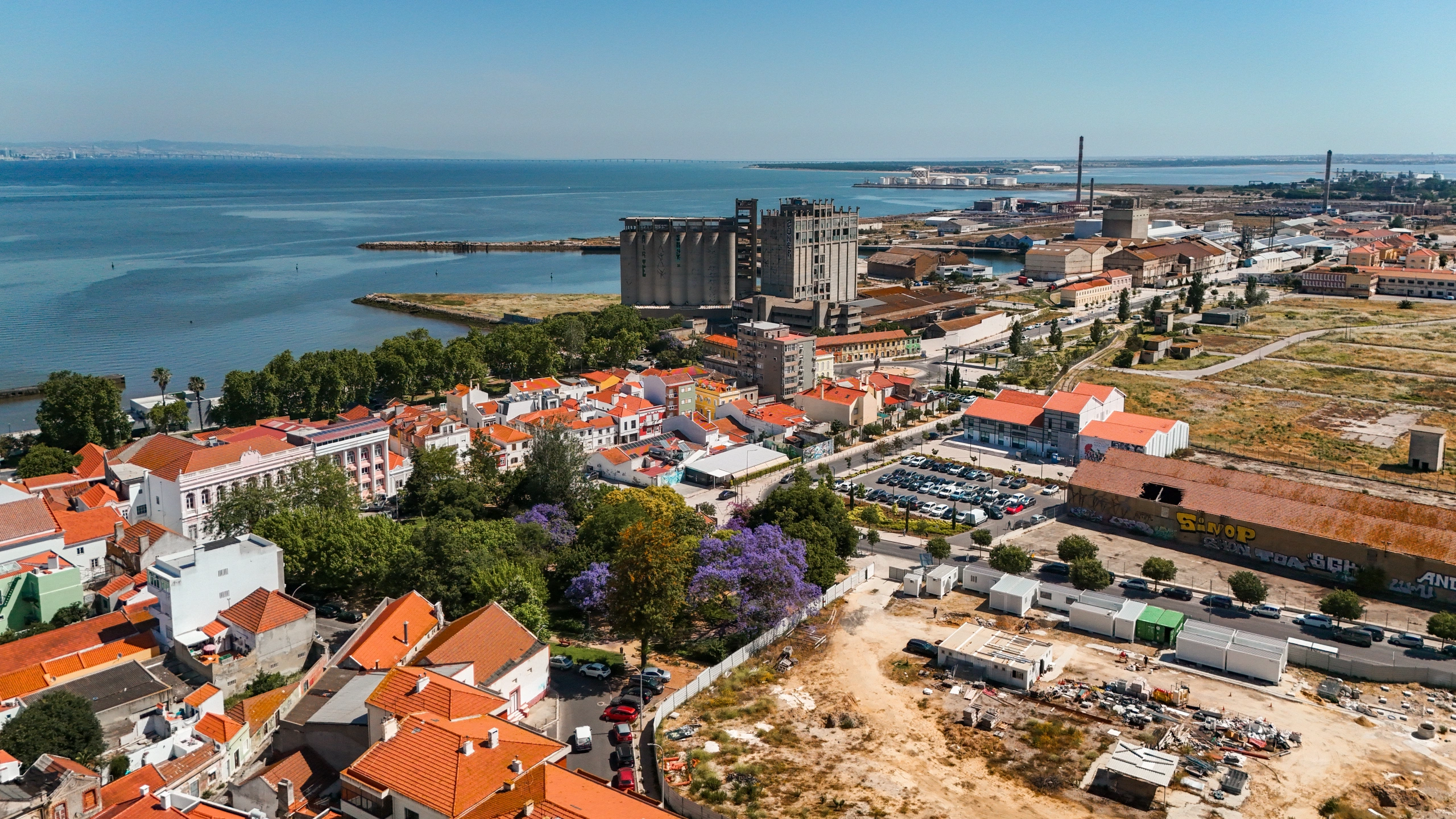 Projeto no Barreiro Velho decorre com sucesso, mantendo o comércio local em funcionamento 9