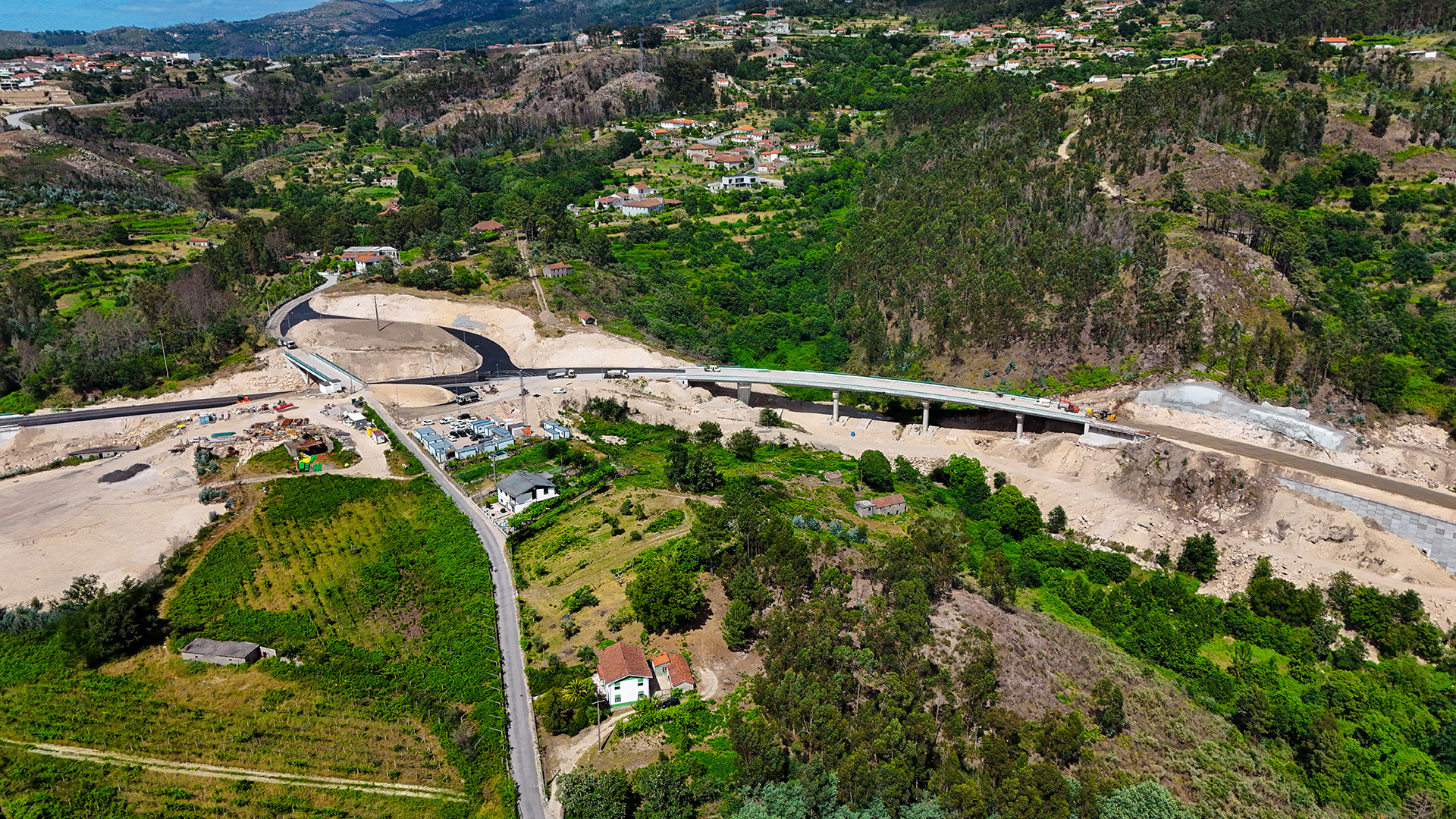Arrancaram os trabalhos de pavimentação na empreitada EN211 – Quintã / Mesquinhata 5