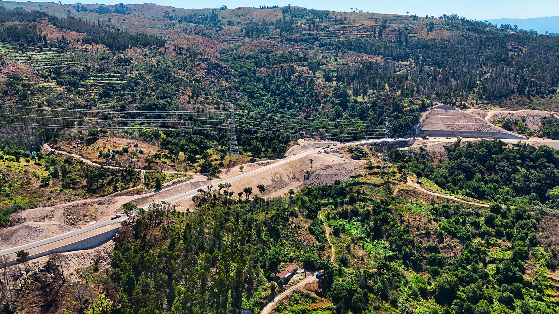 Visita técnica acompanha evolução da empreitada da Variante à EN211 – Quintã / Mesquinhata 2