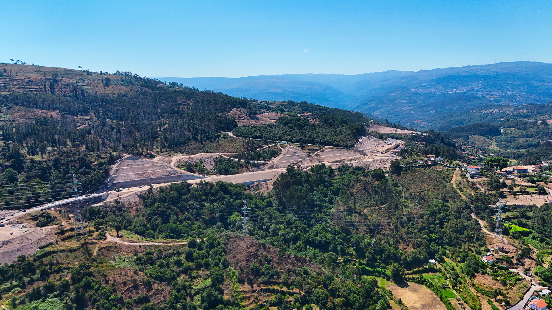 Visita técnica acompanha evolução da empreitada da Variante à EN211 – Quintã / Mesquinhata 3
